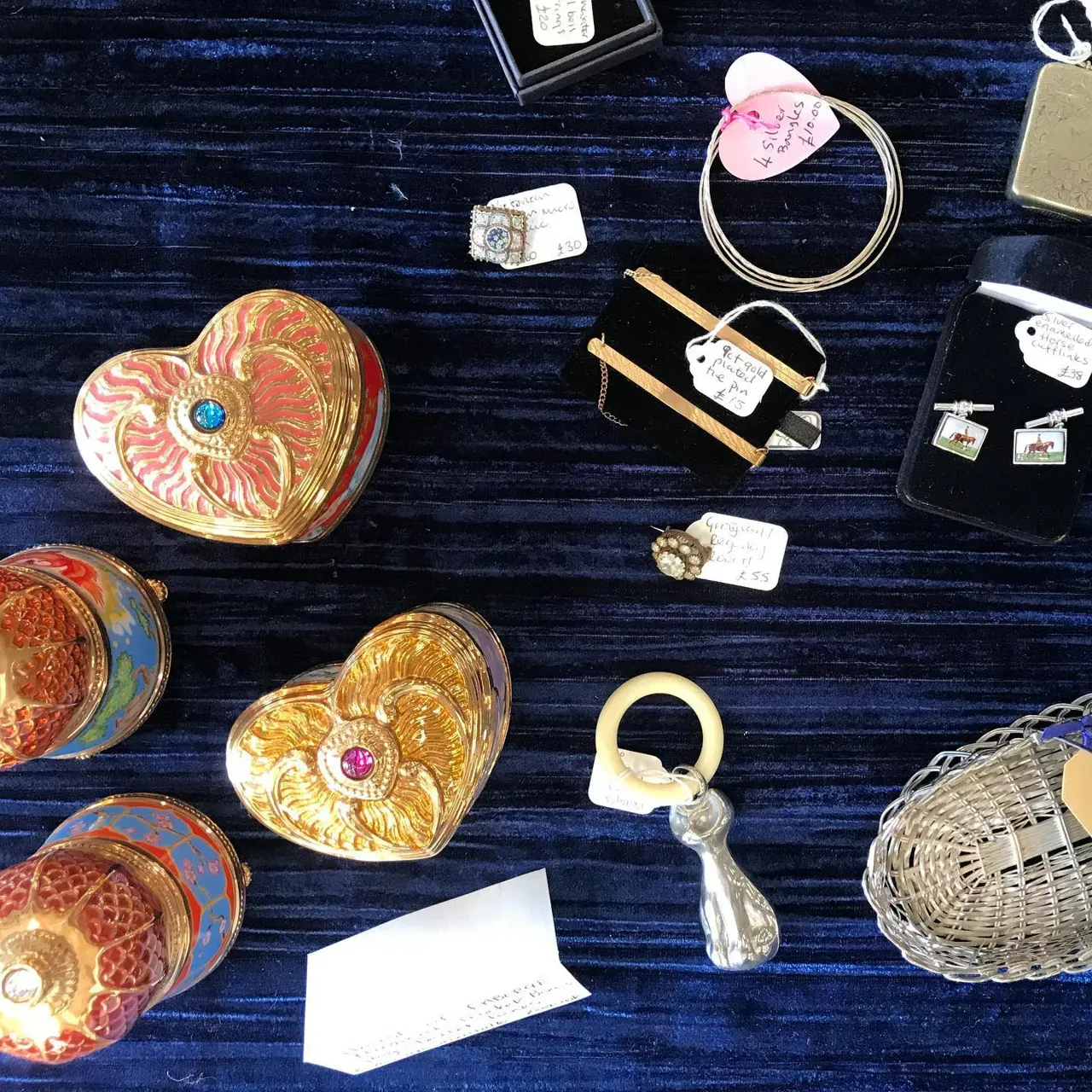 Image 27 - Trash/Treasure