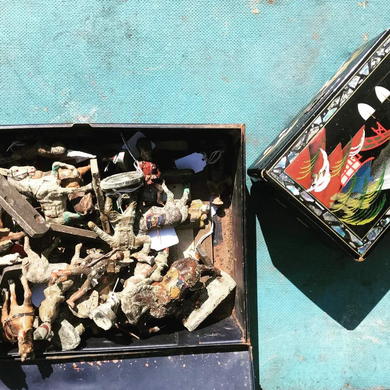 Image 34 - Trash/Treasure